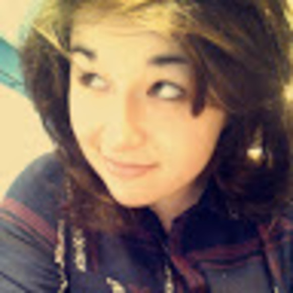 Meet your Posher, Andrea - Picture 1 of 1